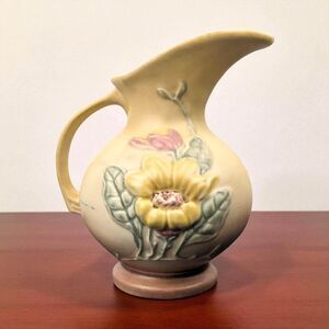 Vintage Hull Pottery Magnolia Pitcher: Art Deco Floral Vase